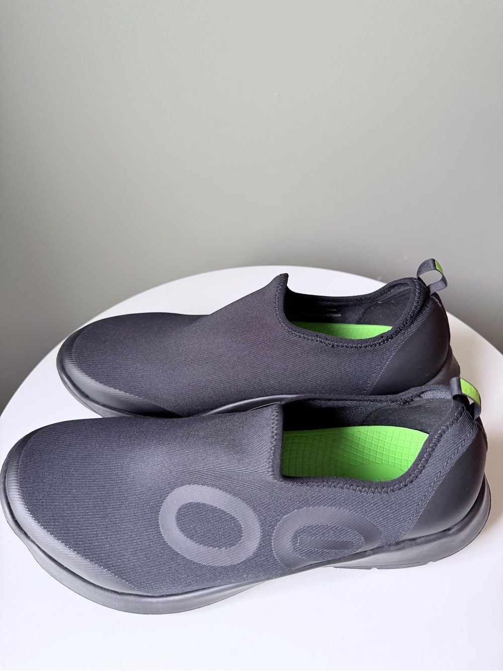 OOFOS OOmg Sport Low Black Recovery Shoes Size 11 Slip-On Comfort Walking EUC